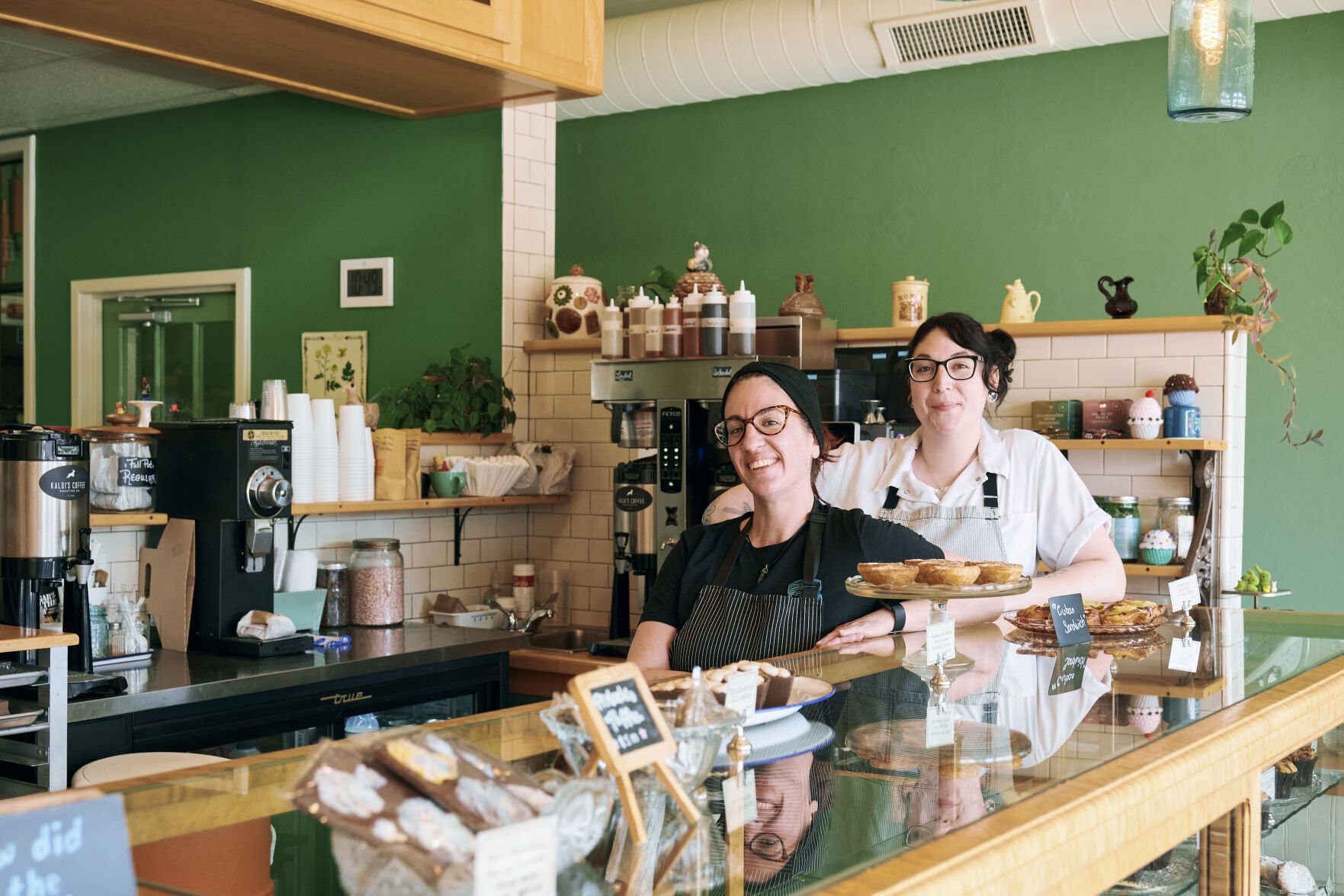 pint size bakery duo owners